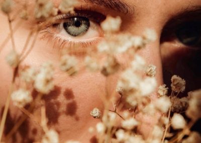 Looking eye